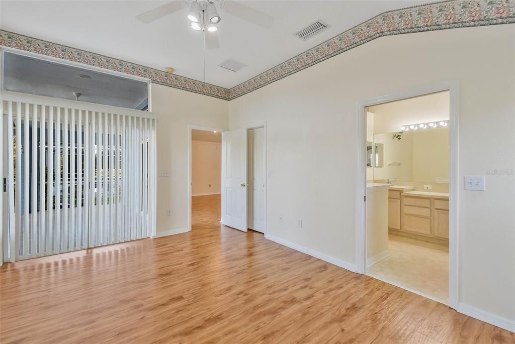 For Rent: $3,100 (4 beds, 2 baths, 1773 Square Feet)