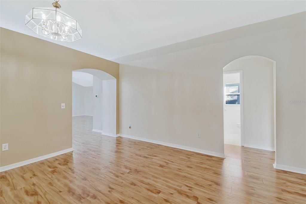 For Rent: $3,100 (4 beds, 2 baths, 1773 Square Feet)