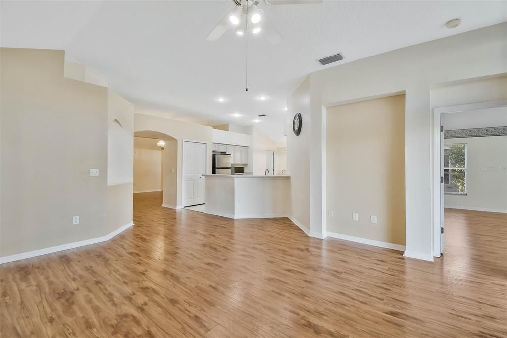 For Rent: $3,100 (4 beds, 2 baths, 1773 Square Feet)