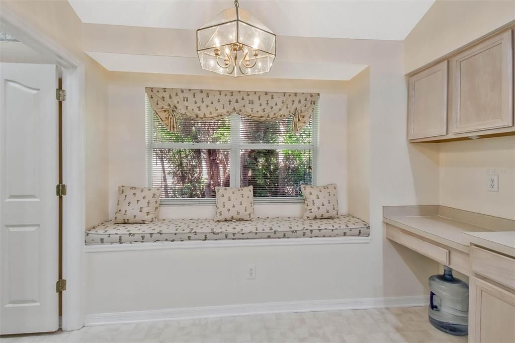 For Rent: $3,100 (4 beds, 2 baths, 1773 Square Feet)