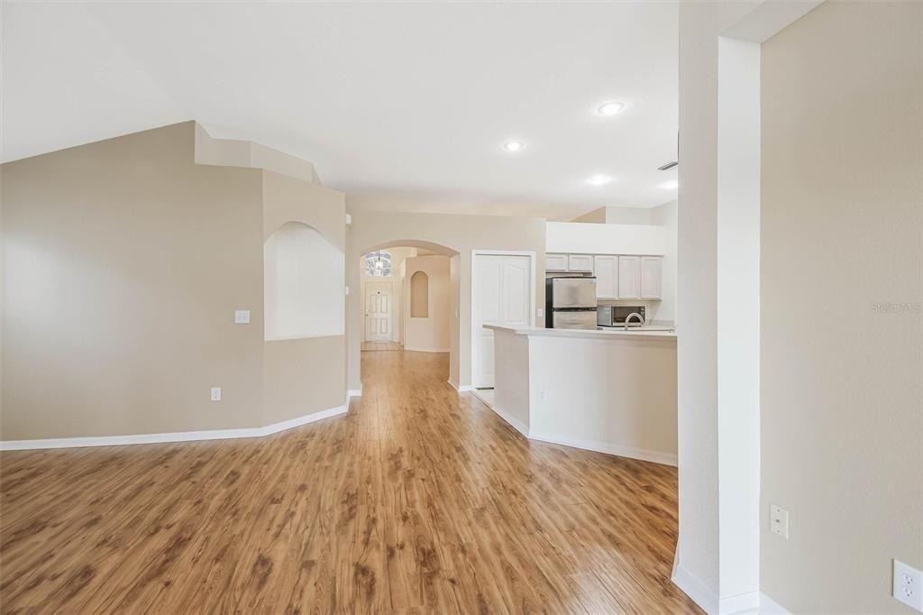 For Rent: $3,100 (4 beds, 2 baths, 1773 Square Feet)
