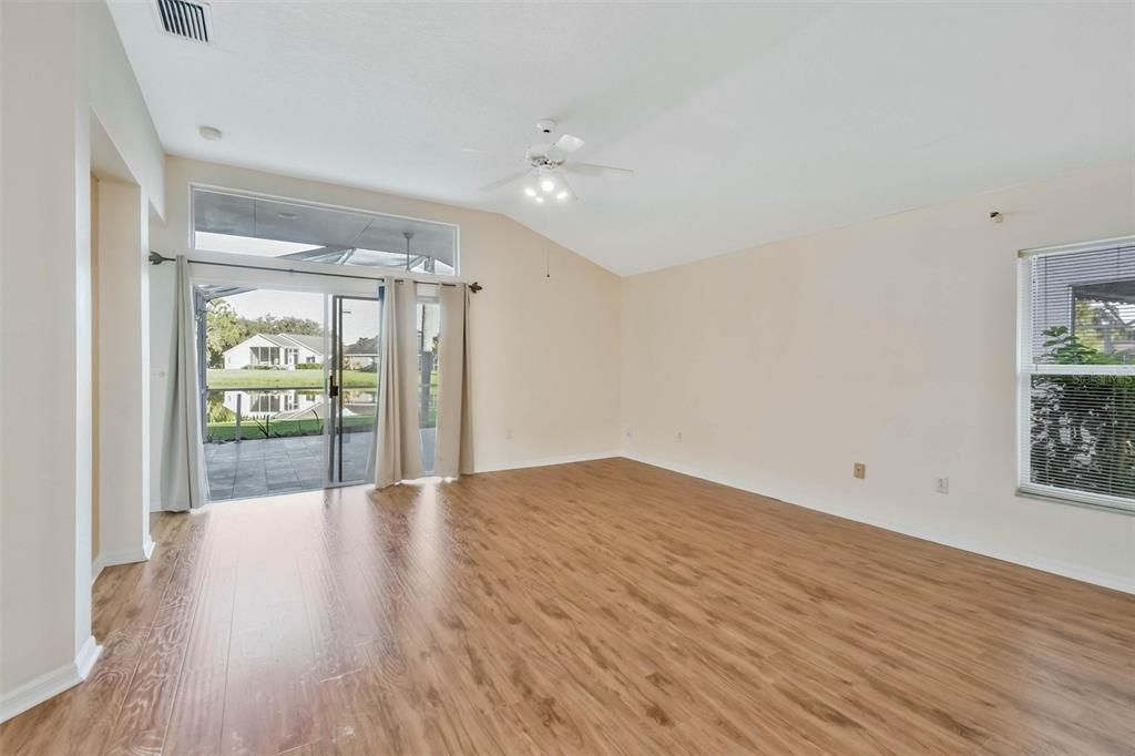 For Rent: $3,100 (4 beds, 2 baths, 1773 Square Feet)