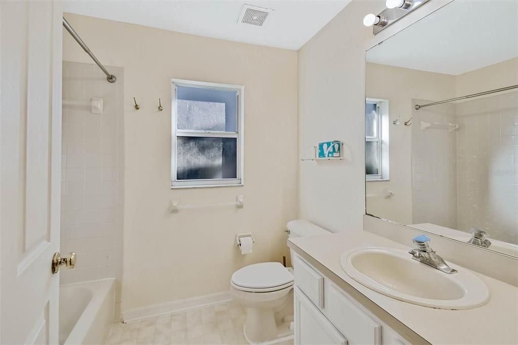 For Rent: $3,100 (4 beds, 2 baths, 1773 Square Feet)