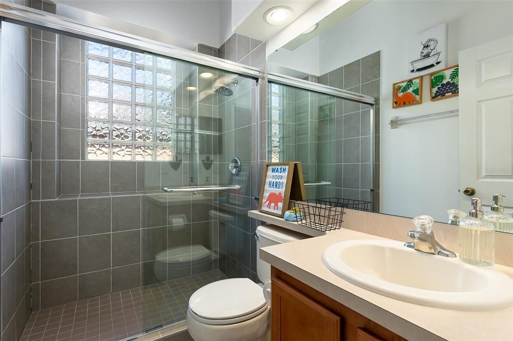For Sale: $499,500 (5 beds, 3 baths, 2588 Square Feet)