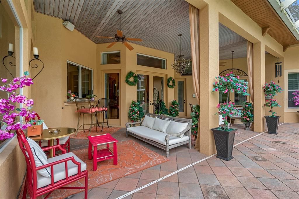 For Sale: $1,299,000 (5 beds, 4 baths, 4570 Square Feet)