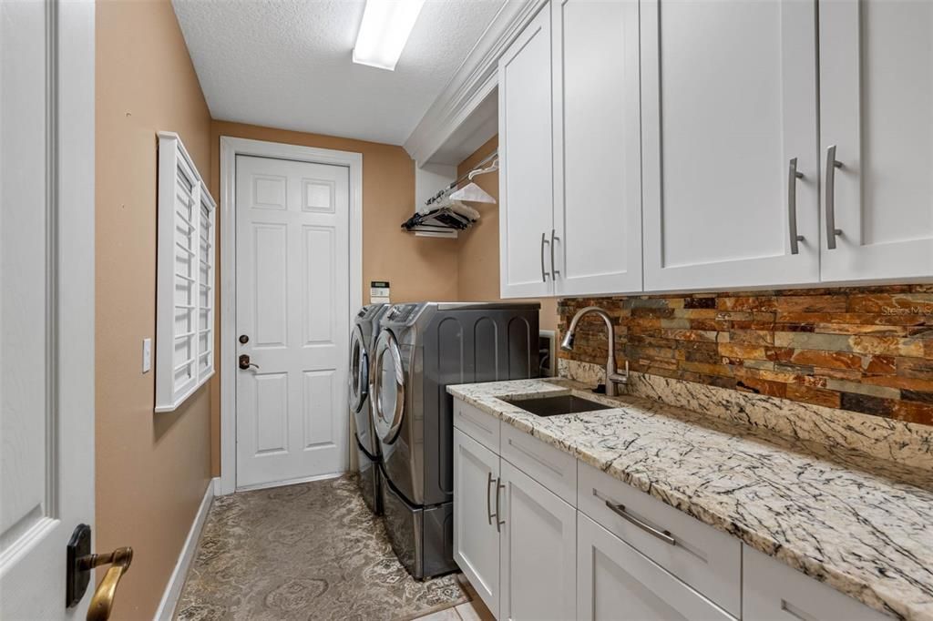 For Sale: $1,299,000 (5 beds, 4 baths, 4570 Square Feet)