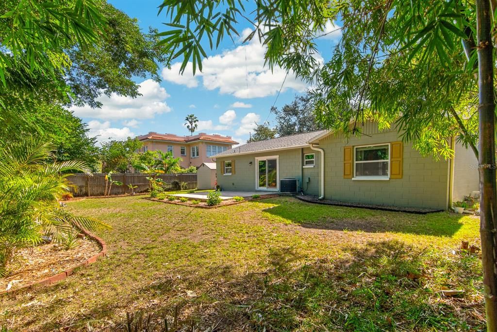 На продажу: $425,000 (3 спален, 2 ванн, 1240 Квадратных фут)