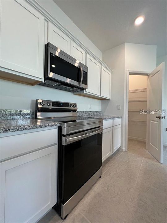 В аренду: $2,750 (5 спален, 3 ванн, 2408 Квадратных фут)