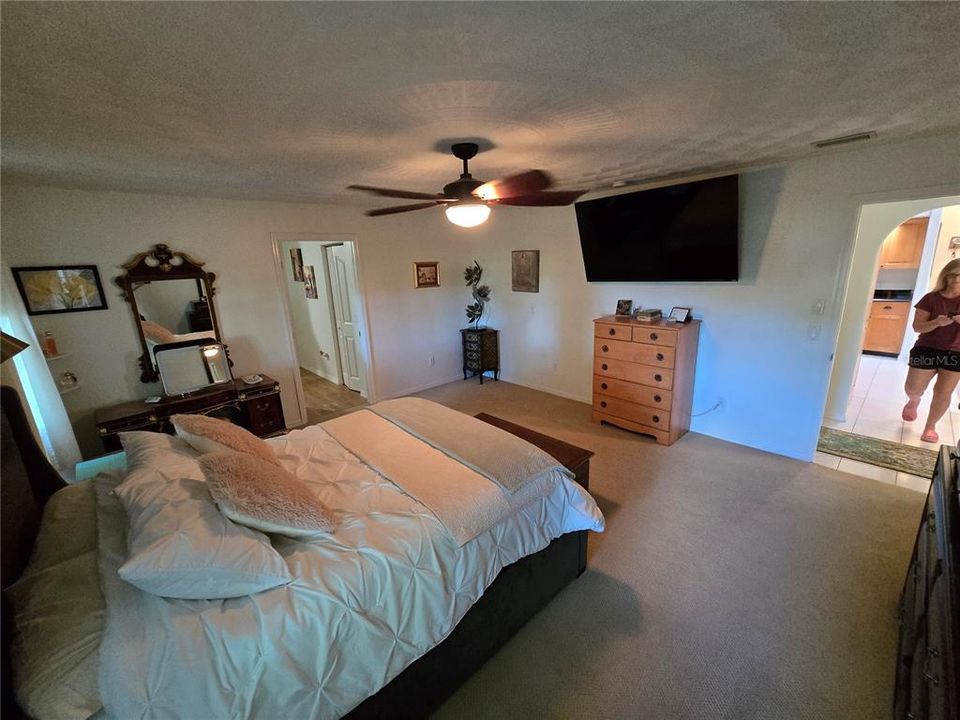 En Venta: $349,900 (3 camas, 2 baños, 2105 Pies cuadrados)