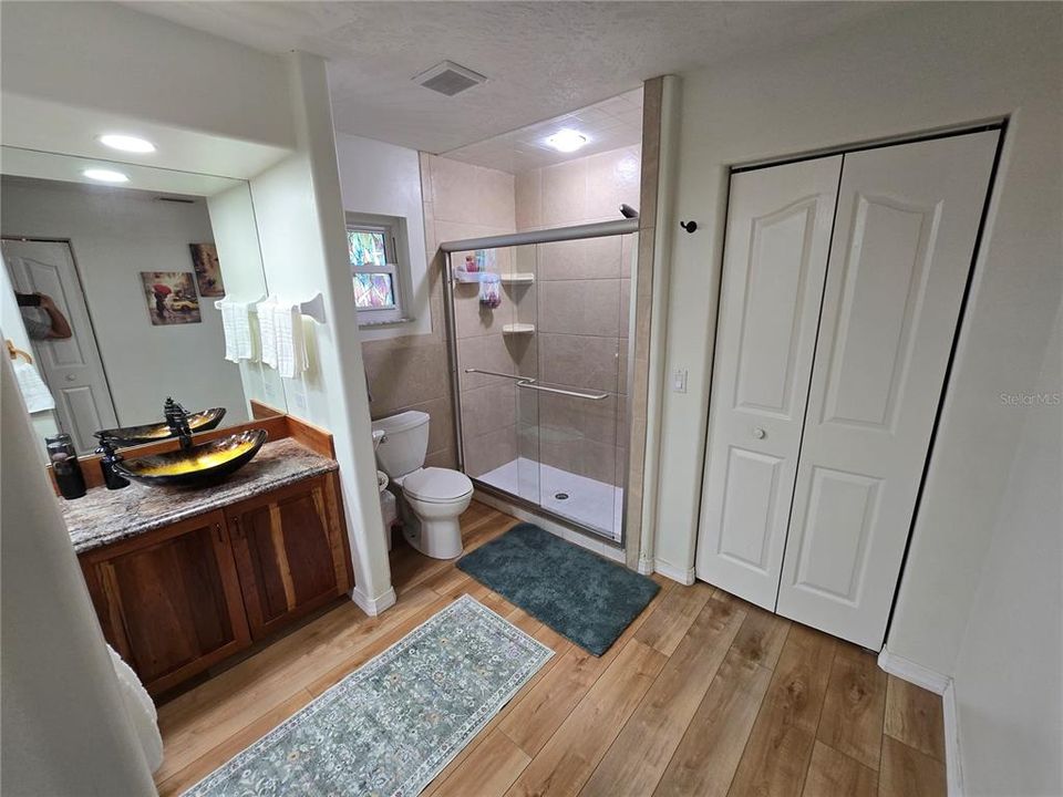 En Venta: $349,900 (3 camas, 2 baños, 2105 Pies cuadrados)