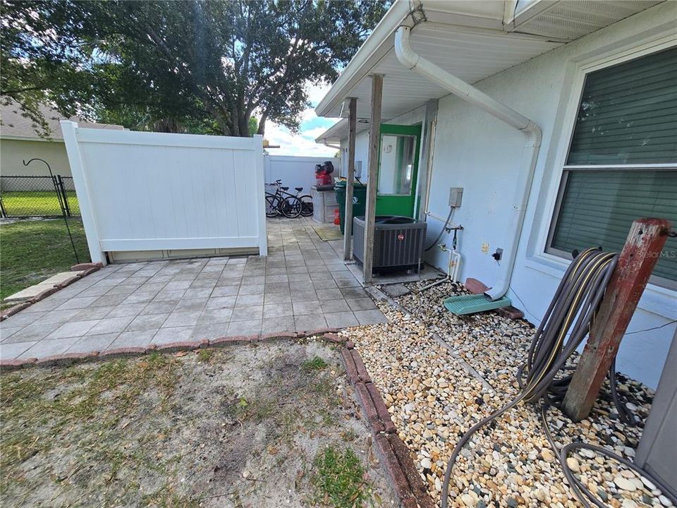 En Venta: $349,900 (3 camas, 2 baños, 2105 Pies cuadrados)