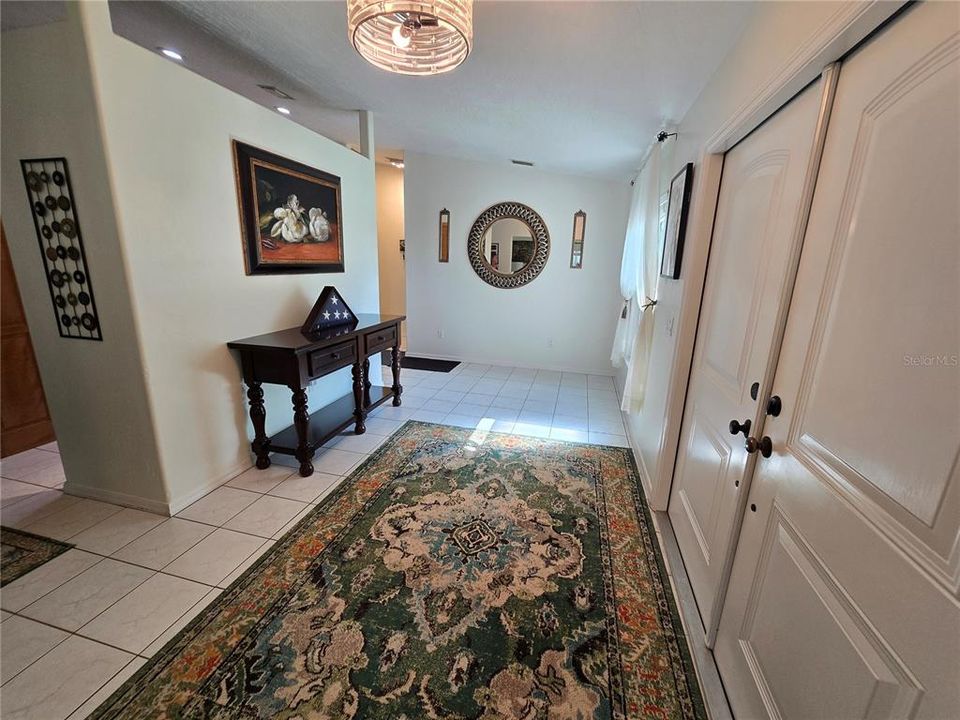 En Venta: $349,900 (3 camas, 2 baños, 2105 Pies cuadrados)