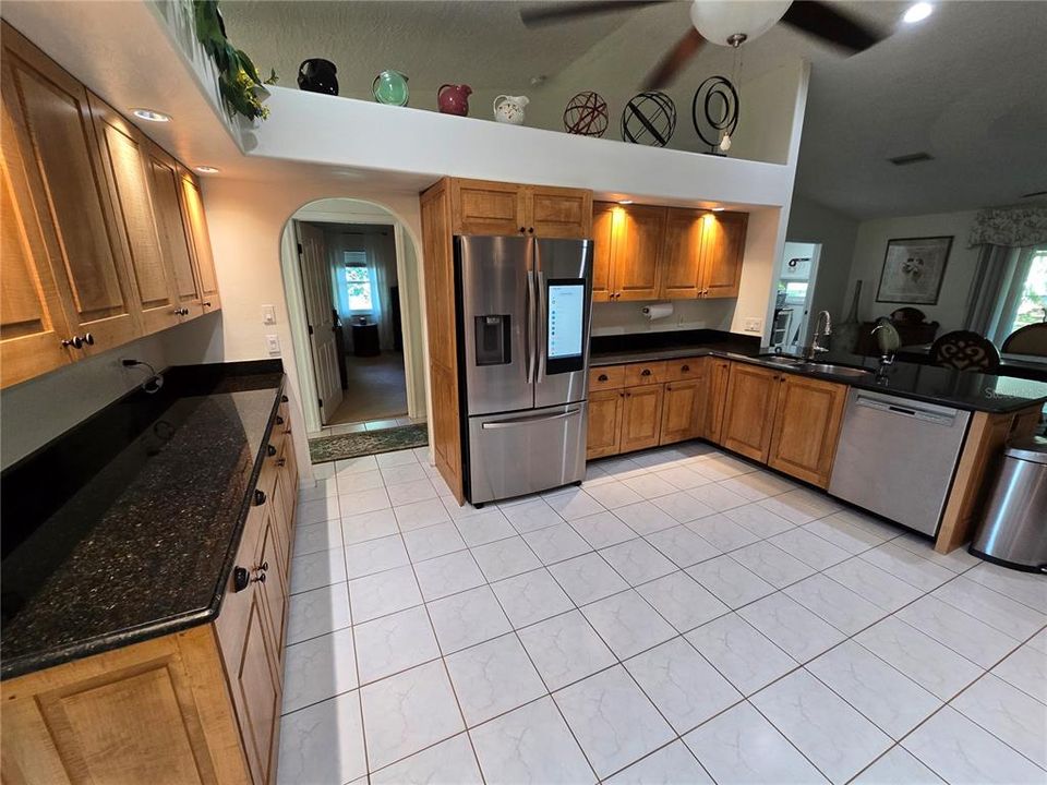 En Venta: $349,900 (3 camas, 2 baños, 2105 Pies cuadrados)
