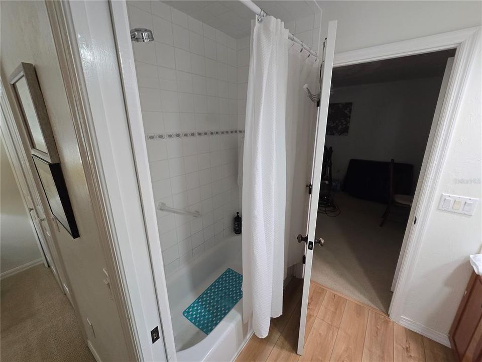 En Venta: $349,900 (3 camas, 2 baños, 2105 Pies cuadrados)