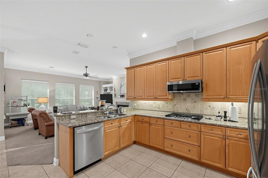 En Venta: $999,000 (4 camas, 3 baños, 3751 Pies cuadrados)