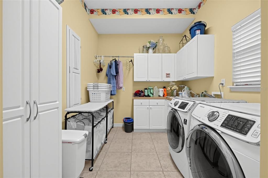 En Venta: $999,000 (4 camas, 3 baños, 3751 Pies cuadrados)