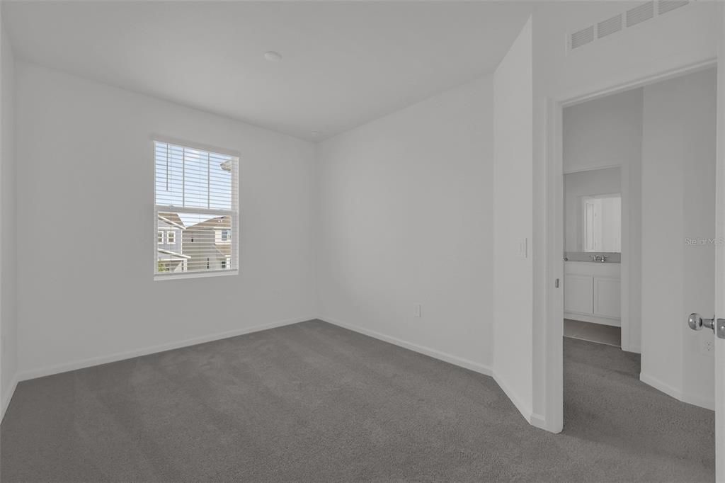For Rent: $2,500 (3 beds, 2 baths, 1834 Square Feet)