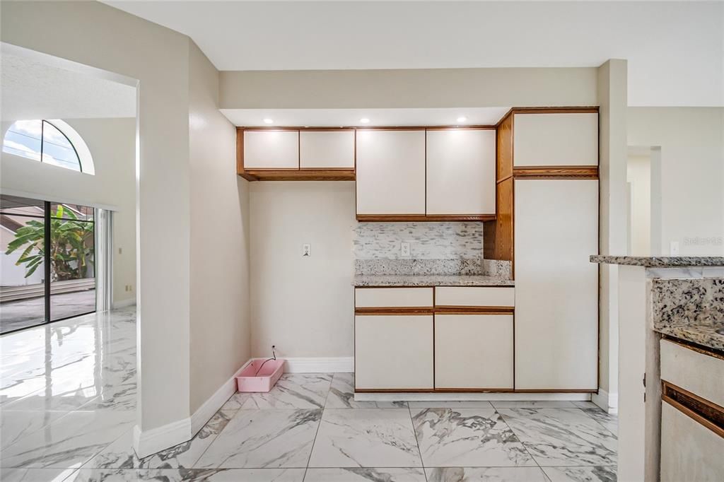 For Sale: $299,900 (4 beds, 2 baths, 2061 Square Feet)