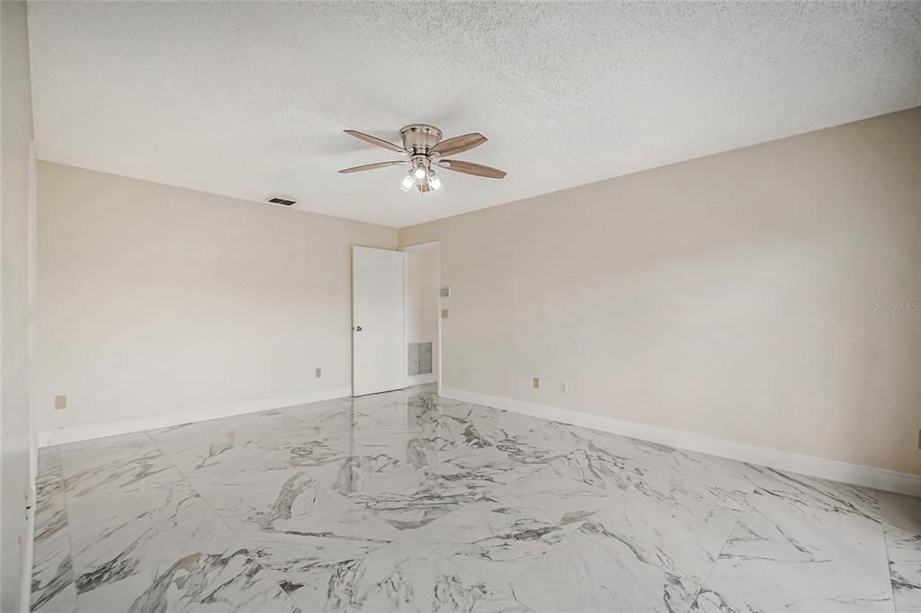 For Sale: $299,900 (4 beds, 2 baths, 2061 Square Feet)
