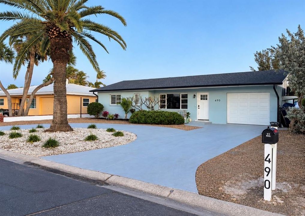 For Sale: $599,999 (3 beds, 2 baths, 1396 Square Feet)
