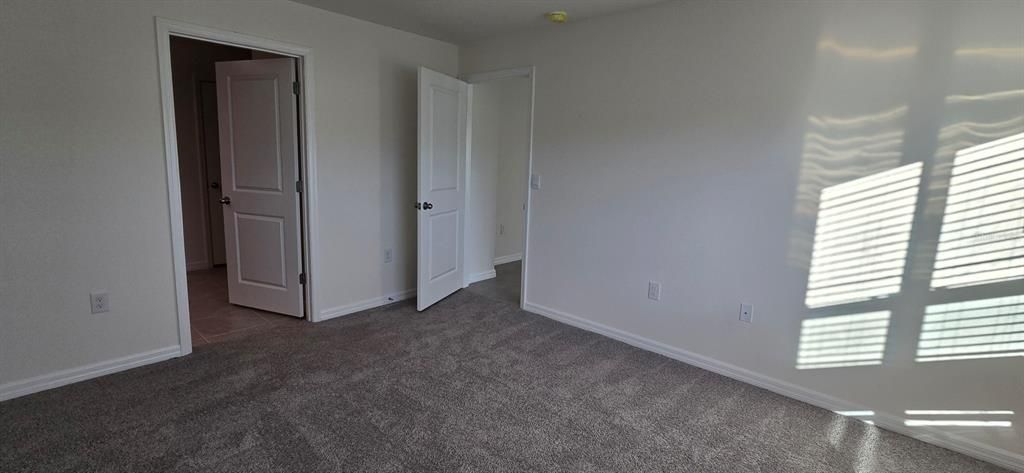 For Rent: $1,800 (4 beds, 2 baths, 1827 Square Feet)