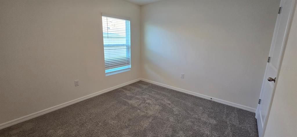 For Rent: $1,800 (4 beds, 2 baths, 1827 Square Feet)