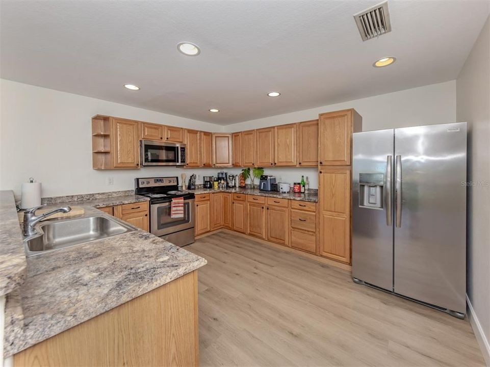 For Sale: $469,900 (4 beds, 0 baths, 3000 Square Feet)