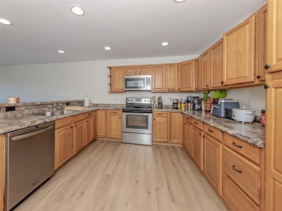 For Sale: $469,900 (4 beds, 0 baths, 3000 Square Feet)