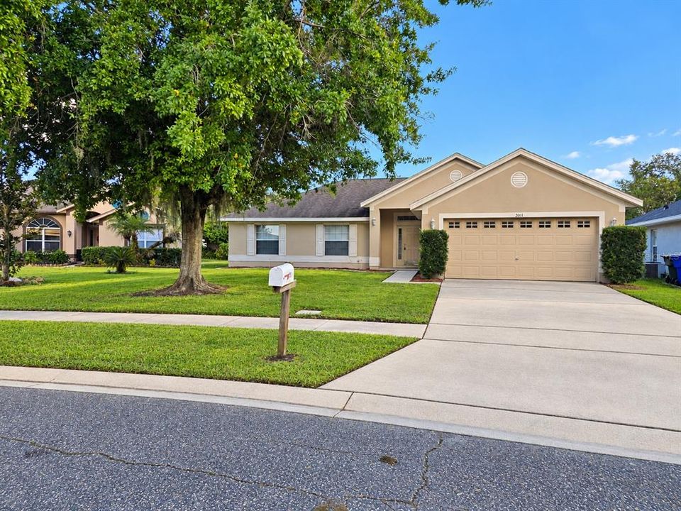 For Rent: $2,295 (4 beds, 2 baths, 1780 Square Feet)