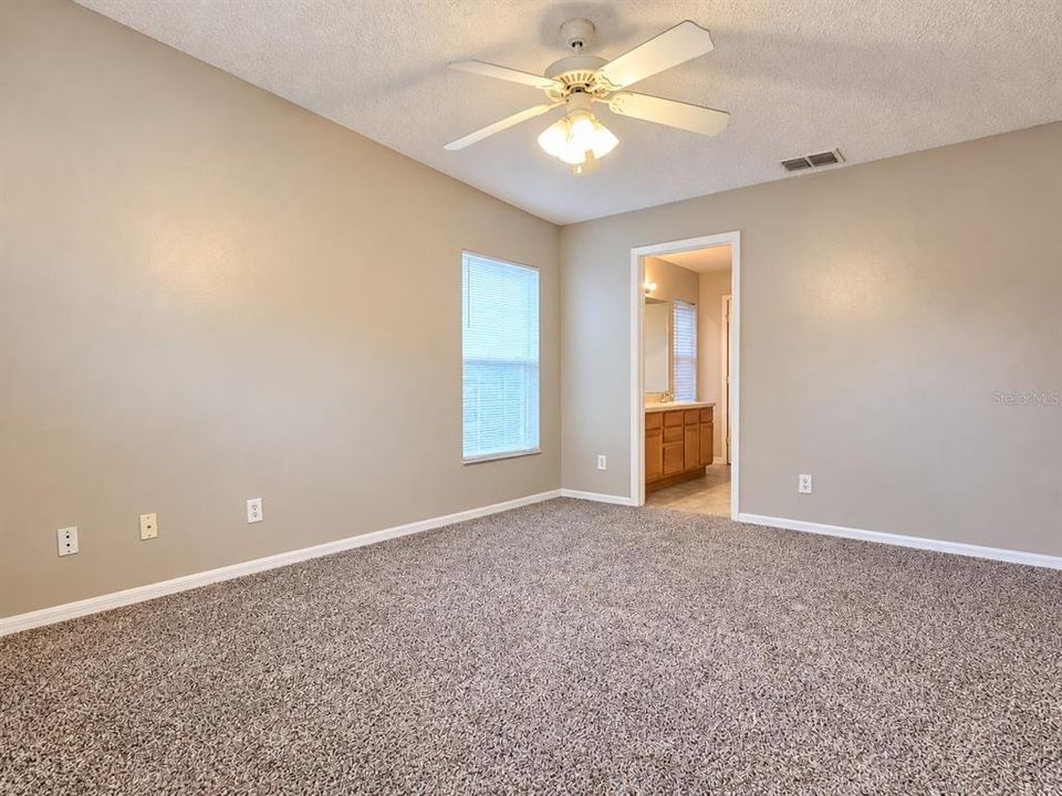 For Rent: $2,295 (4 beds, 2 baths, 1780 Square Feet)