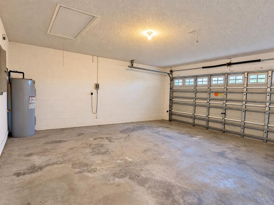 For Rent: $2,295 (4 beds, 2 baths, 1780 Square Feet)