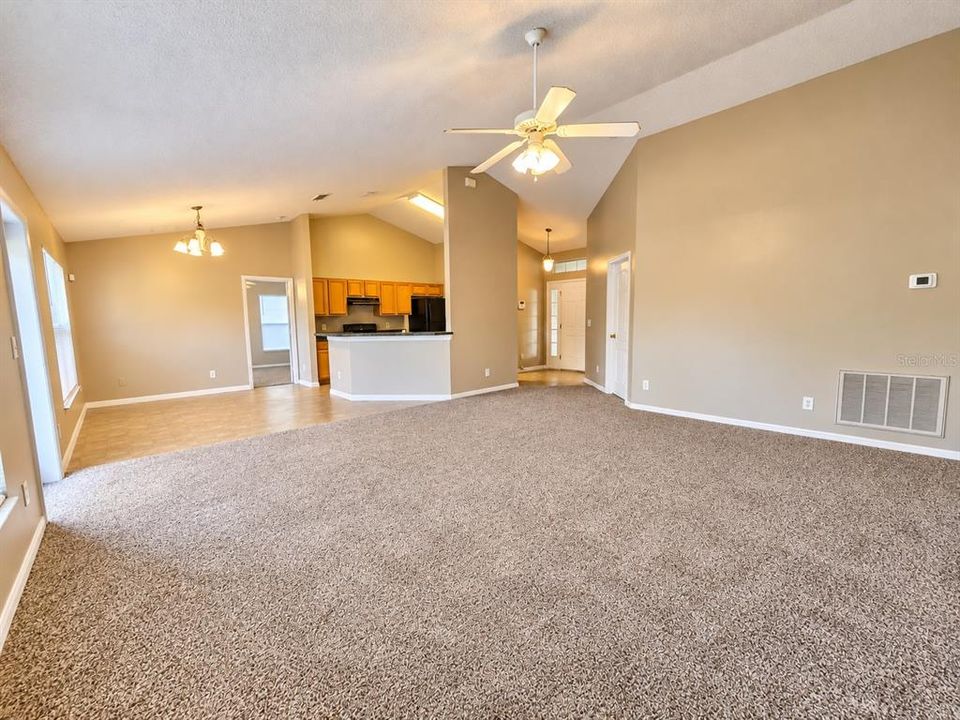 For Rent: $2,295 (4 beds, 2 baths, 1780 Square Feet)