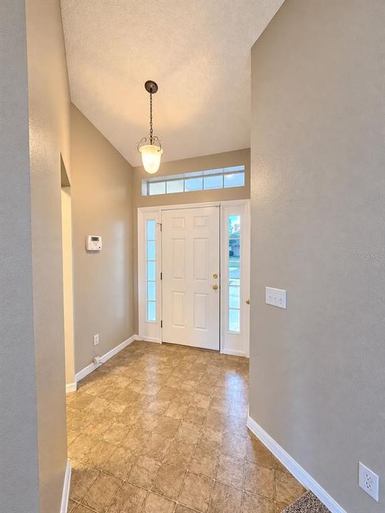 For Rent: $2,295 (4 beds, 2 baths, 1780 Square Feet)