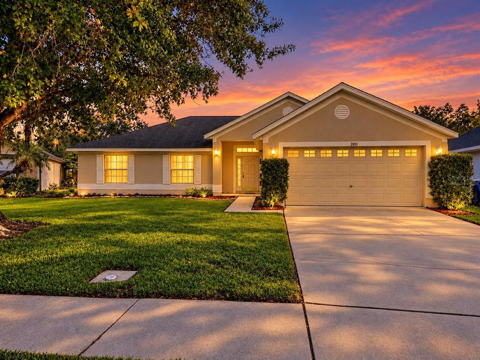 For Rent: $2,295 (4 beds, 2 baths, 1780 Square Feet)