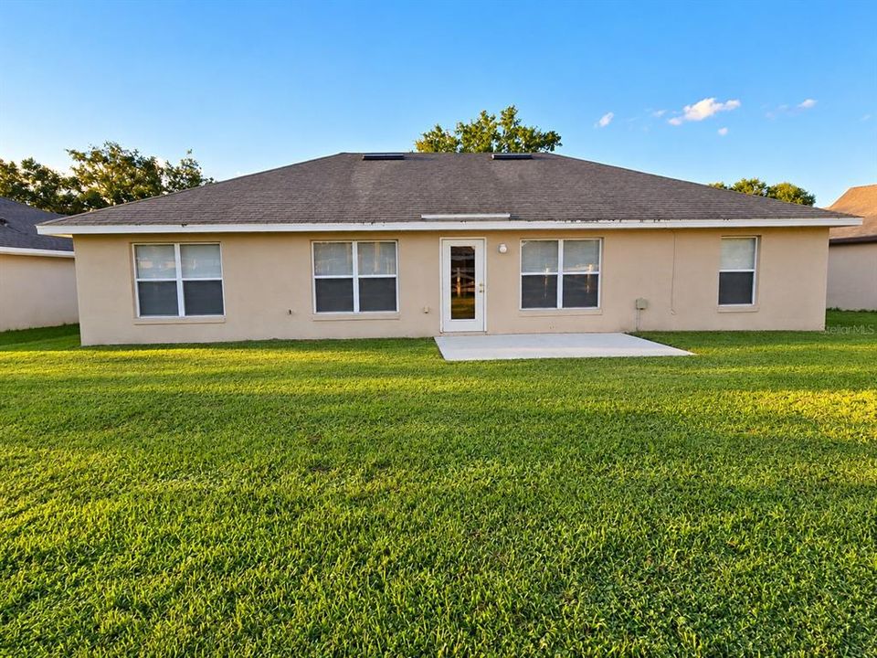 For Rent: $2,295 (4 beds, 2 baths, 1780 Square Feet)