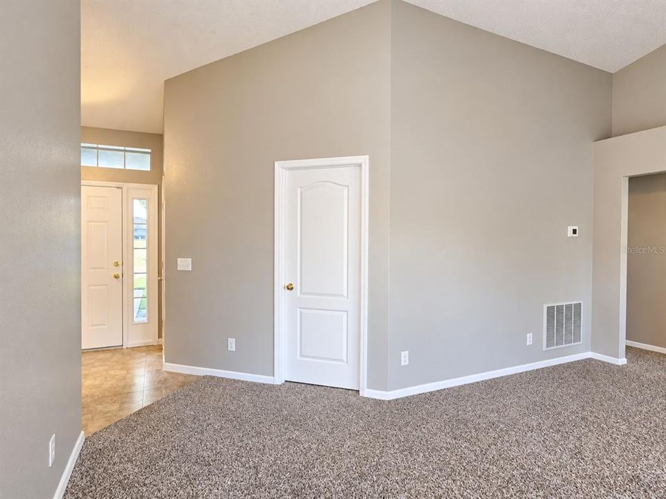 For Rent: $2,295 (4 beds, 2 baths, 1780 Square Feet)