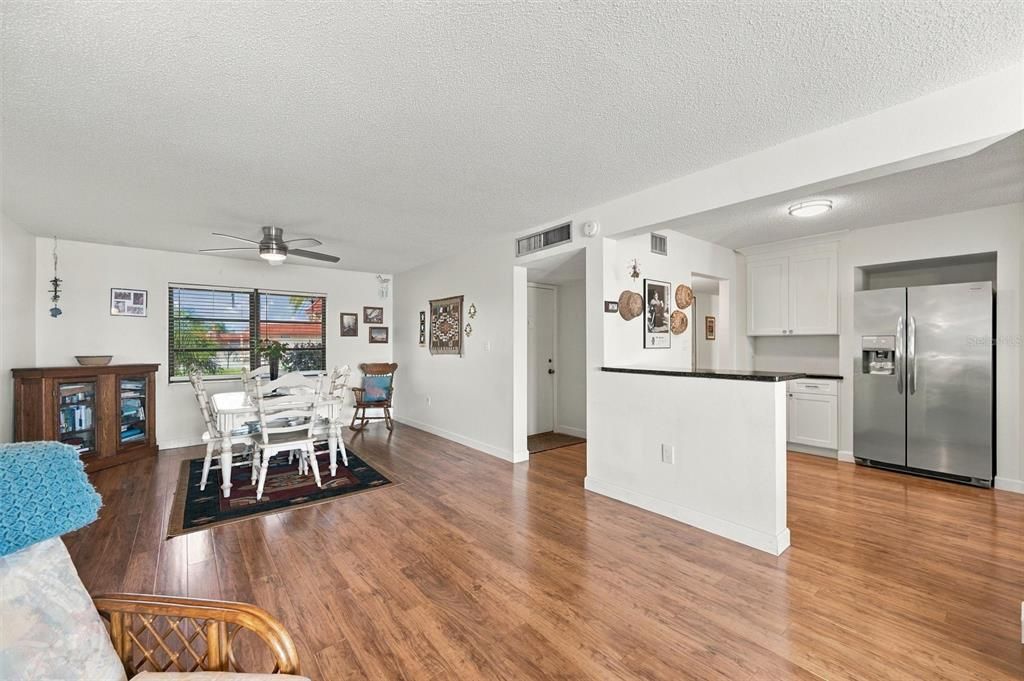 For Sale: $450,000 (2 beds, 2 baths, 1200 Square Feet)