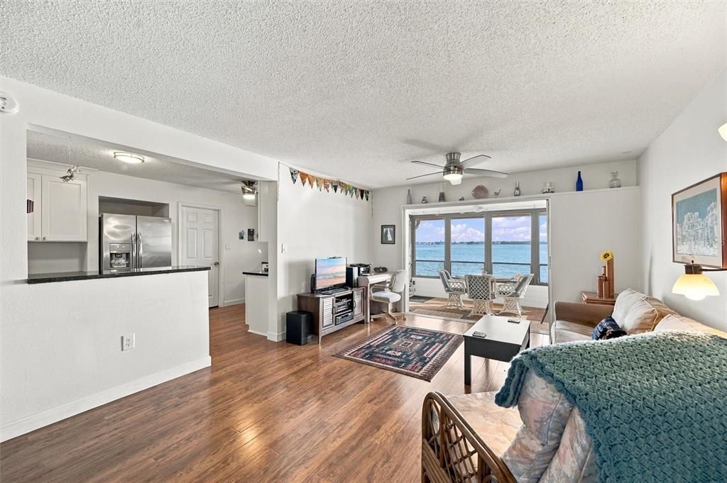 For Sale: $450,000 (2 beds, 2 baths, 1200 Square Feet)
