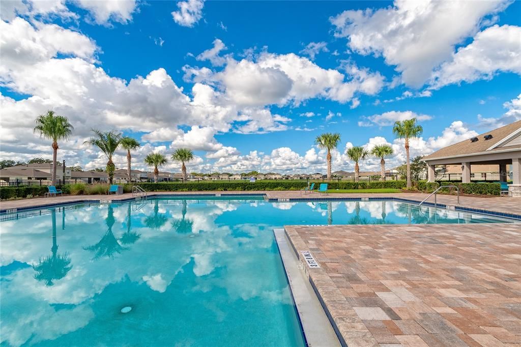 На продажу: $439,900 (4 спален, 2 ванн, 1811 Квадратных фут)