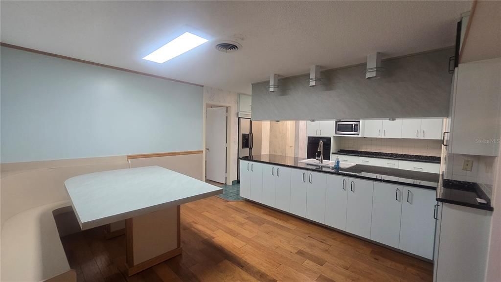 На продажу: $429,900 (3 спален, 3 ванн, 1994 Квадратных фут)