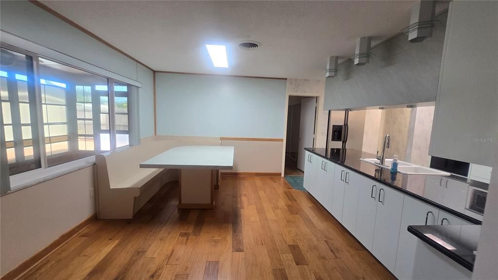 На продажу: $429,900 (3 спален, 3 ванн, 1994 Квадратных фут)