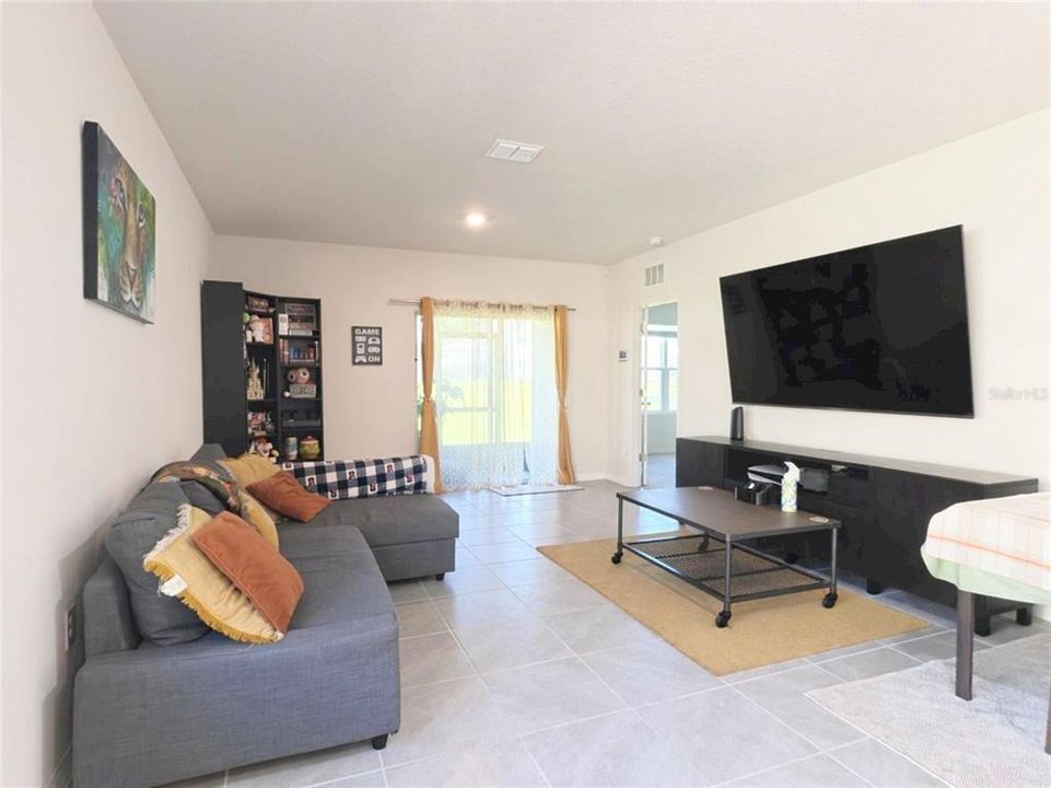 For Sale: $329,990 (3 beds, 2 baths, 1651 Square Feet)