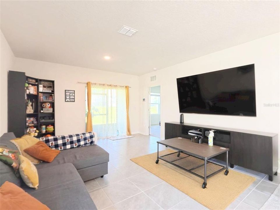 For Sale: $329,990 (3 beds, 2 baths, 1651 Square Feet)