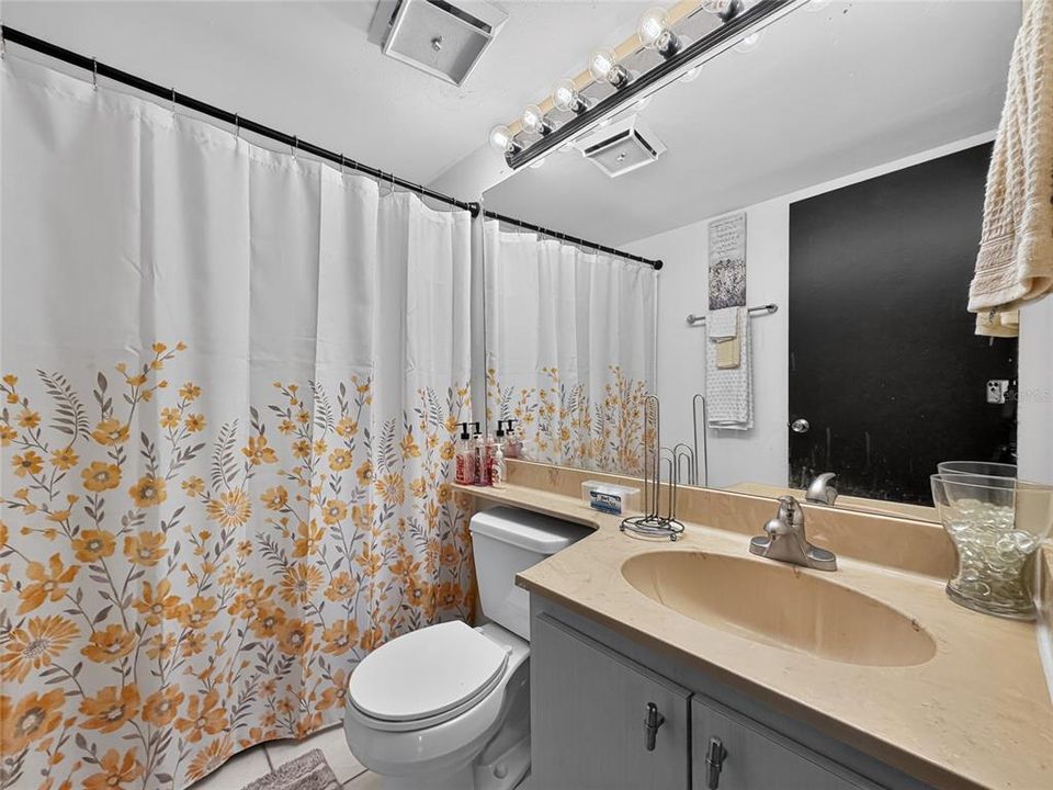 В аренду: $1,625 (2 спален, 2 ванн, 1288 Квадратных фут)