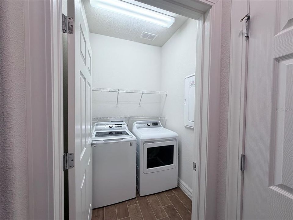 На продажу: $362,250 (2 спален, 2 ванн, 1368 Квадратных фут)