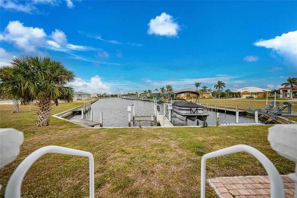 For Rent: $1,750 (3 beds, 2 baths, 1421 Square Feet)