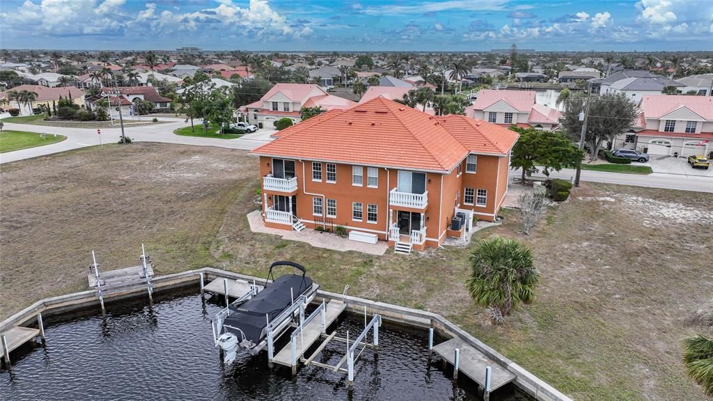 For Rent: $1,750 (3 beds, 2 baths, 1421 Square Feet)
