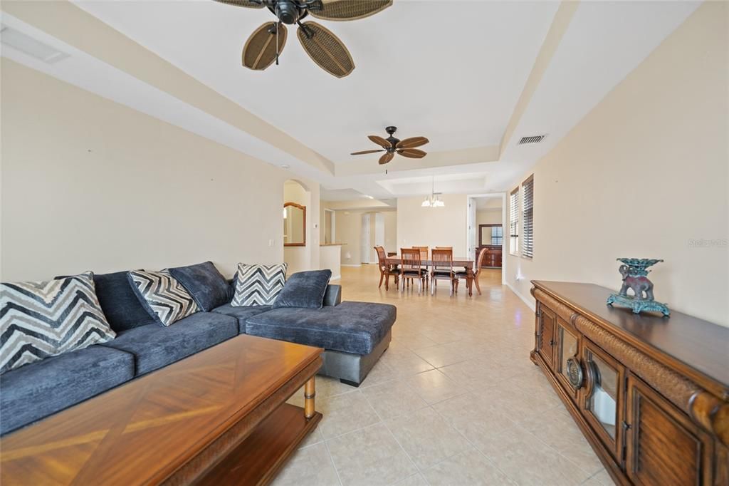 For Rent: $1,750 (3 beds, 2 baths, 1421 Square Feet)