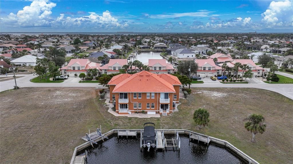 For Rent: $1,750 (3 beds, 2 baths, 1421 Square Feet)
