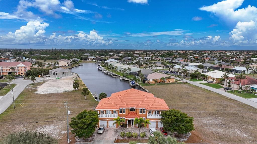 For Rent: $1,750 (3 beds, 2 baths, 1421 Square Feet)